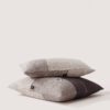 SEMPRE cushion collection in European linen Masters of Linen, featuring a contrast of light and dark grays with a visible weave inspired by traditional basketry. Funda cojín de lino artesanal