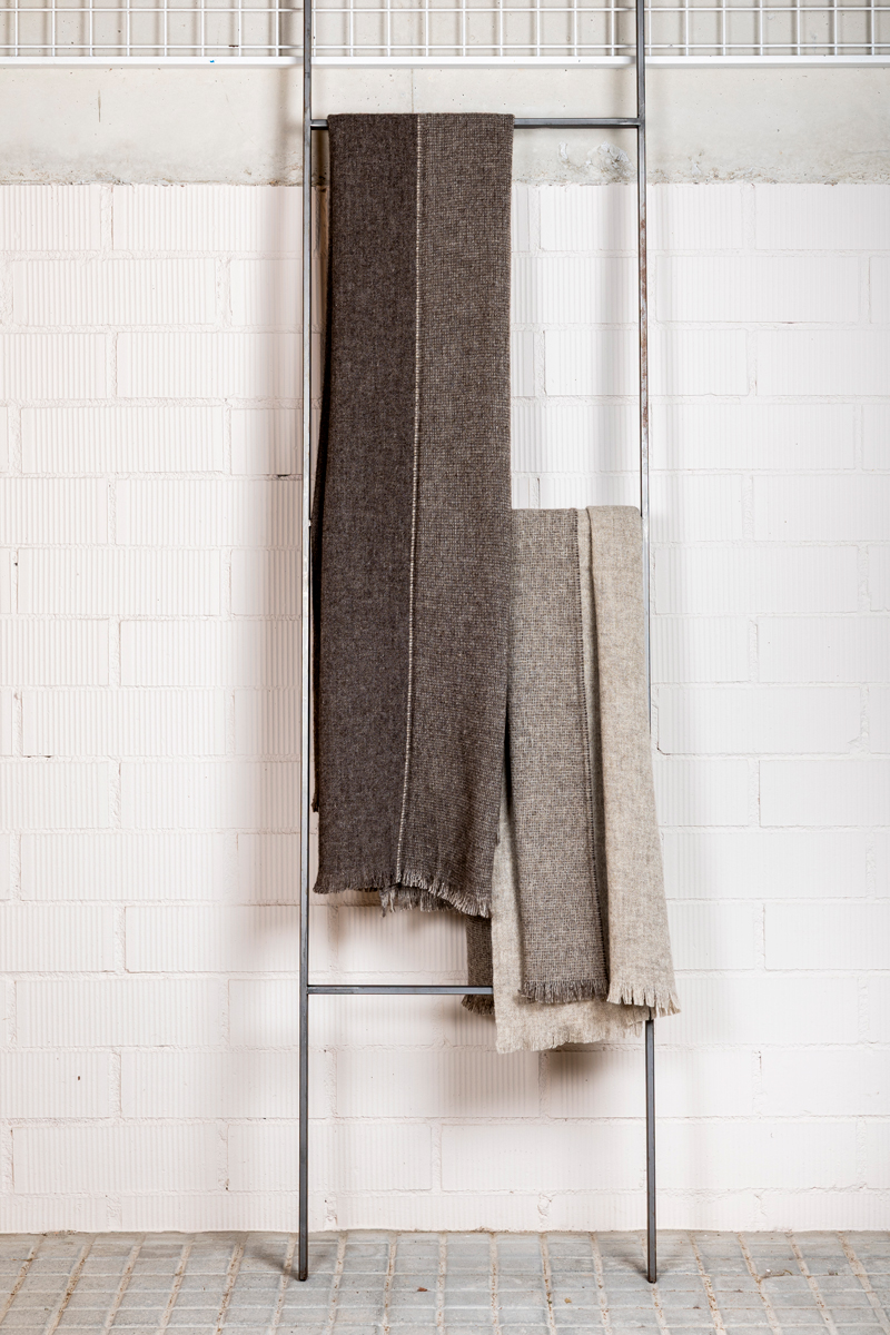 GOBI shawl merino wool and baby yak in dark brown and light brown | Gobi chal lana merina y baby yak tejido en telar manual