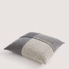 TIME cushion collection in wool with great volume, slowly woven to highlight its structures. Funda de diseño cojín lana merina con volumen