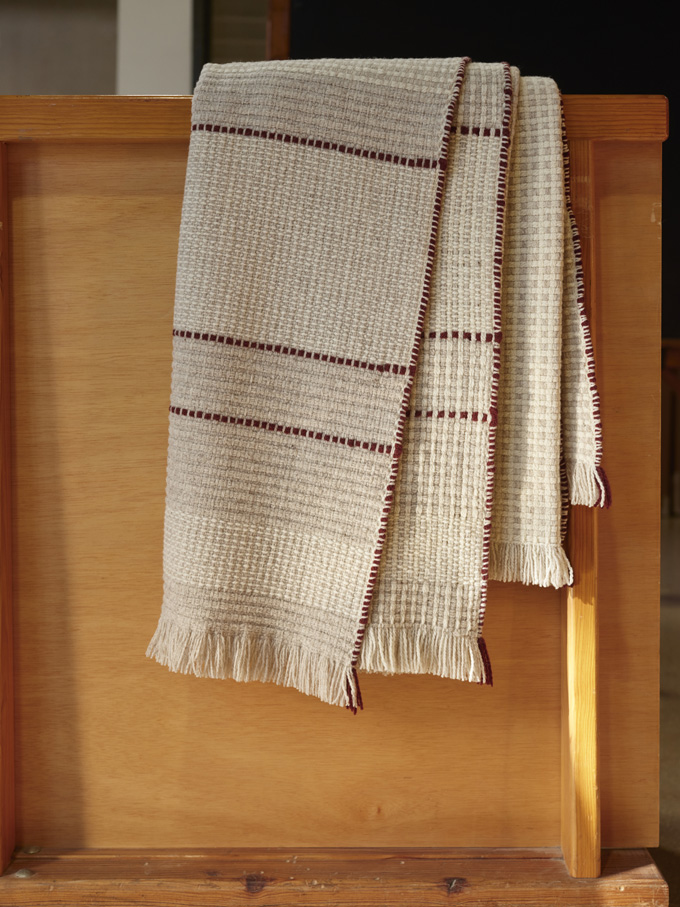 ecological merino wool with dark copper details
