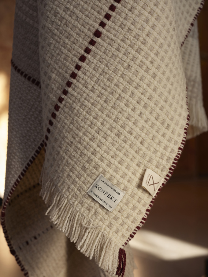 ecological merino wool with dark copper details