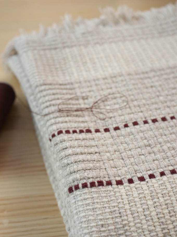 ecological merino wool with dark copper details