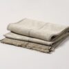 Colcha de lino doblada para cama doble certificada la trazabiliad a través de Master of Linen