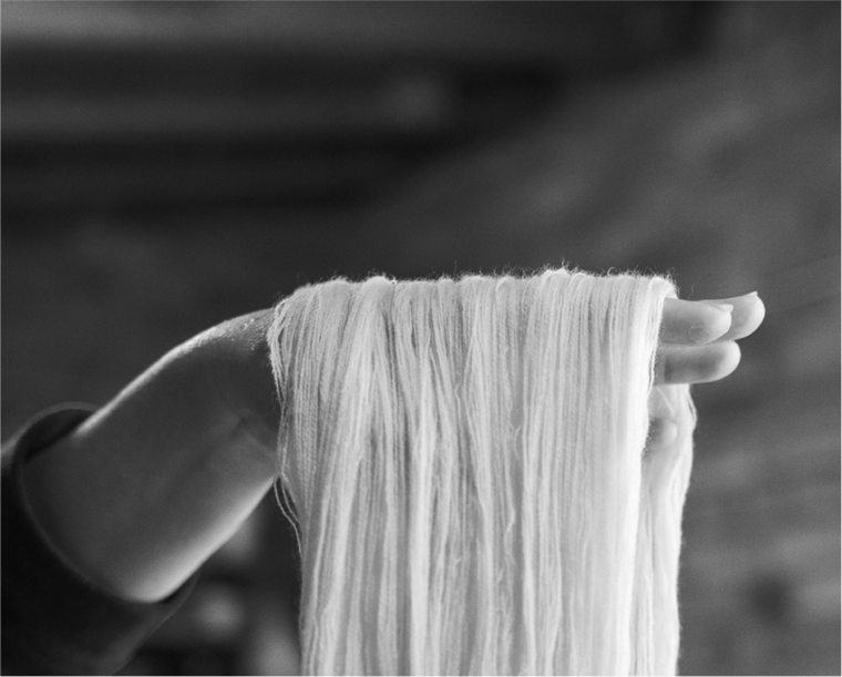 hilos de lana merina en color natural