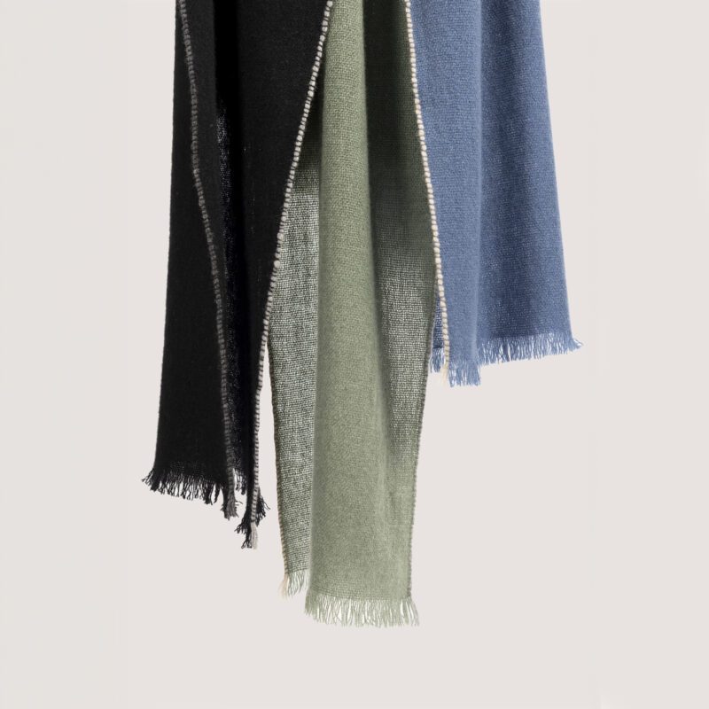 Chales de cashmere azules y verdes