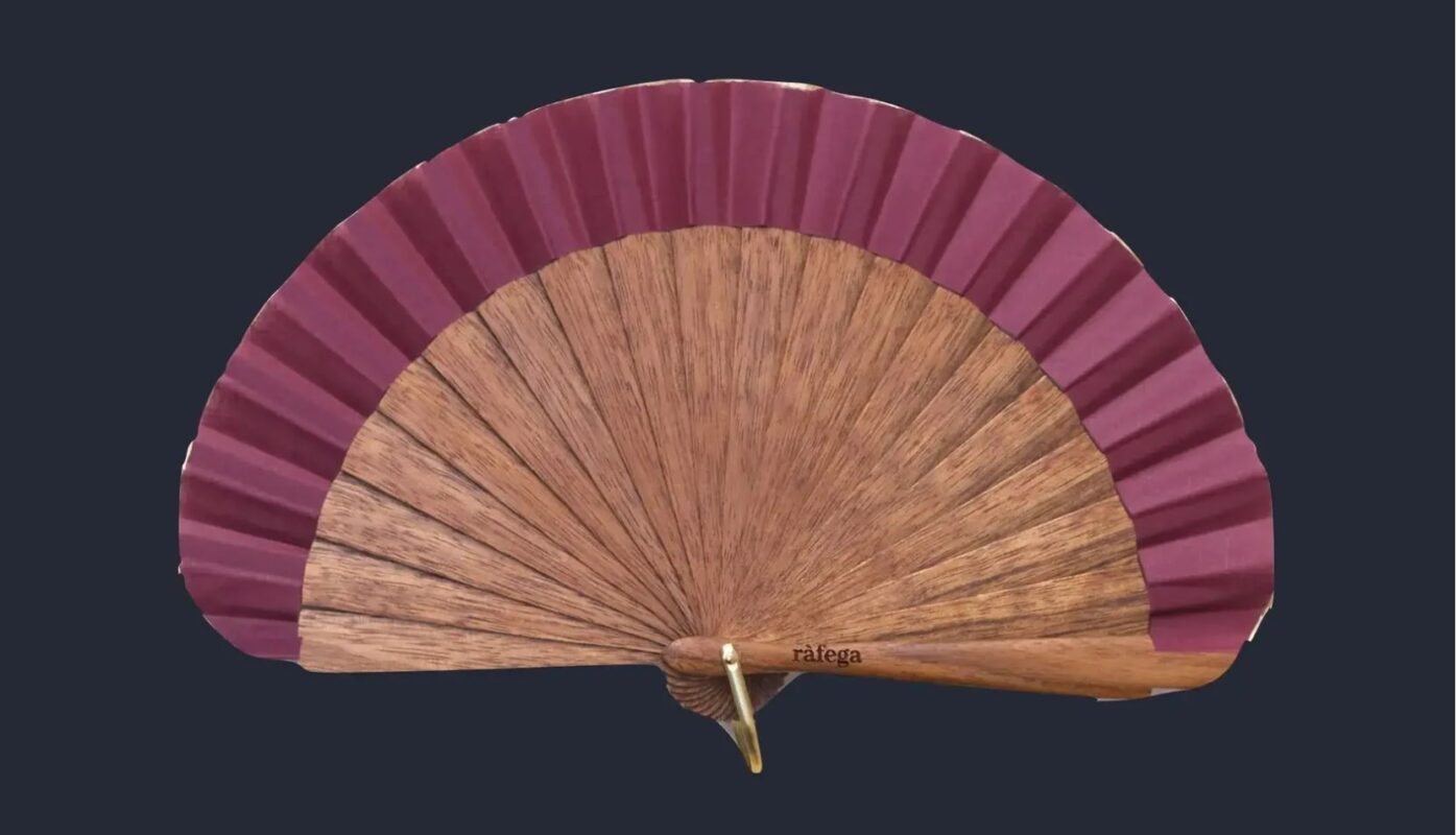 Abanico artesanal madera mongoy color burdeos Rafega