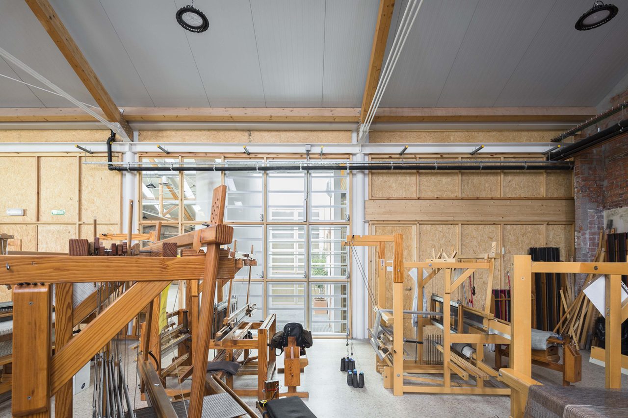 Taller tejeduría telares manuales fabricacion mantas artesanales